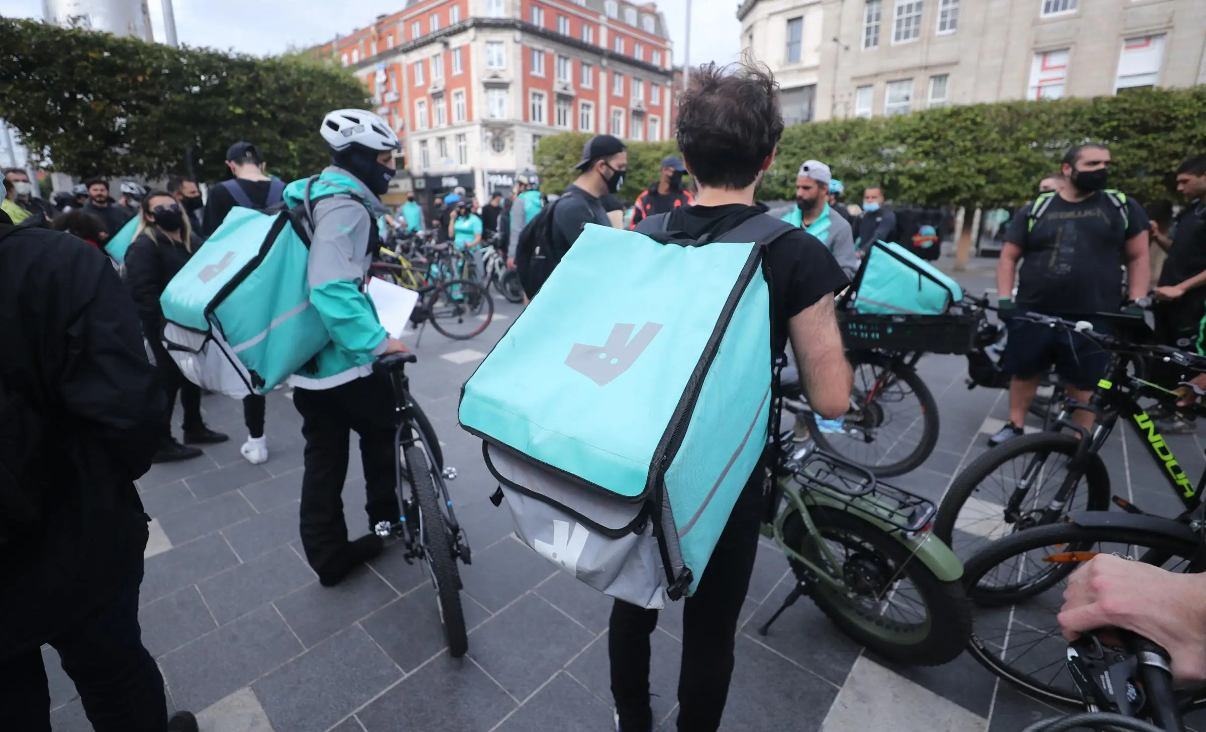 DELIVEROO FILING SHOWS IT POSTED A LOSS OF £223.7M
